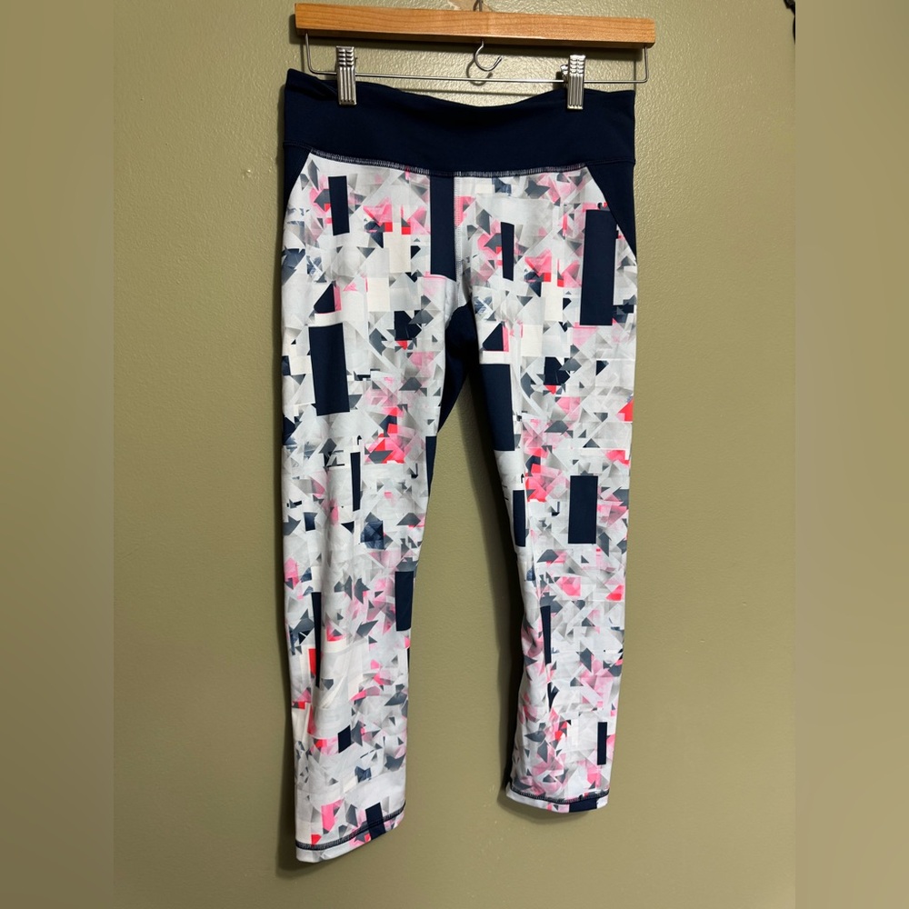Under Armour Capri Leggings, Size M